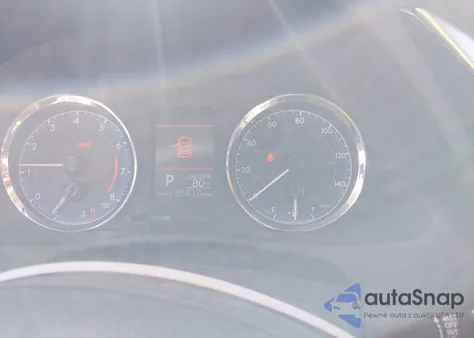 2018 Toyota Corolla Le z USA, uszkodzony, nr VIN 5YFBURHE9JP812132